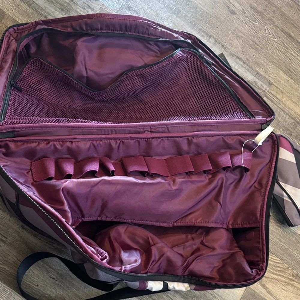 NWT Nike Black and Purple Duffel Day Golf Bag - Picture 7 of 7